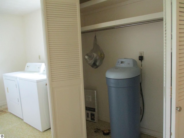 8481 N Luce Rd, Alma, MI 48801 - laundry room with washing machine and dryer