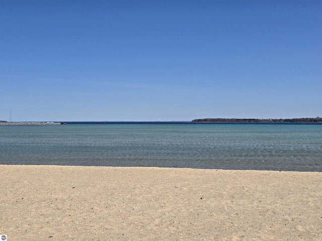 205 S Elm St, Suttons Bay, MI 49682 - water view