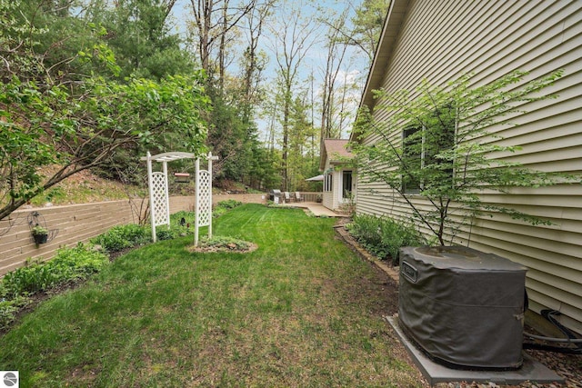 4611 Audubon Dr, Traverse City, MI 49686 - view of yard