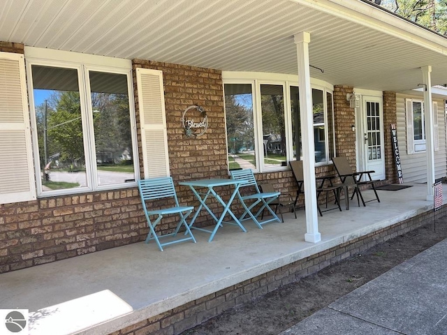 302 Huron St, Traverse City, MI 49686 - view of covered porch