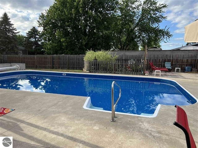 505 Eaton St, Breckenridge, MI 48615 - view of pool featuring a patio