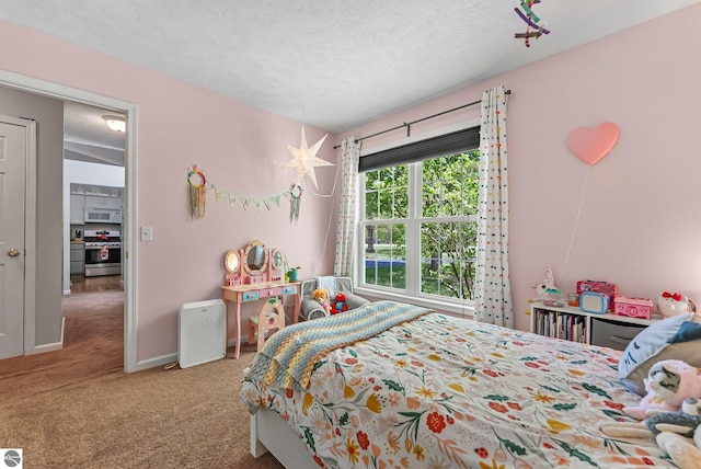 4667 Arbor Latch, Traverse City, MI 49685 - bedroom featuring carpet floors and a textured ceiling