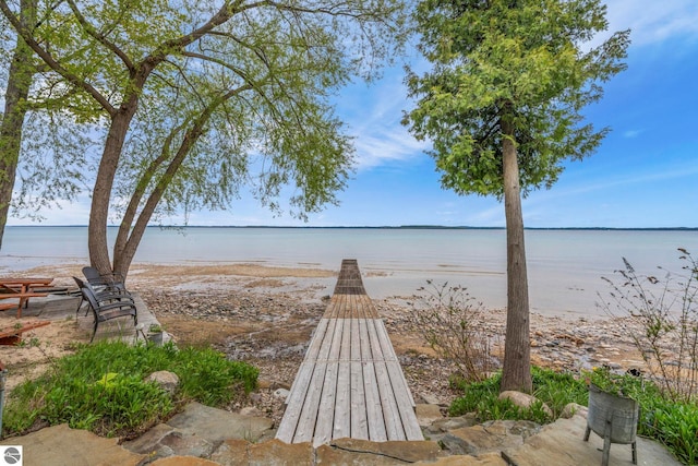 6853 S W Bay Shore Dr, Traverse City, MI 49684 - view of property's community with a water view