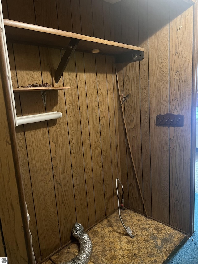 8713 Kingsley Rd, Kingsley, MI 49649 - detailed view of wood walls