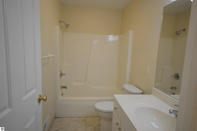 1433 Elk Run, Traverse City, MI 49696 - full bathroom with vanity, toilet, and tub / shower combination