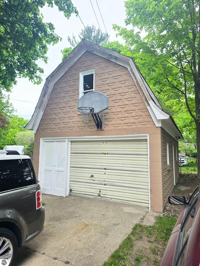 820 Wallace St, Cadillac, MI 49601 - view of detached garage