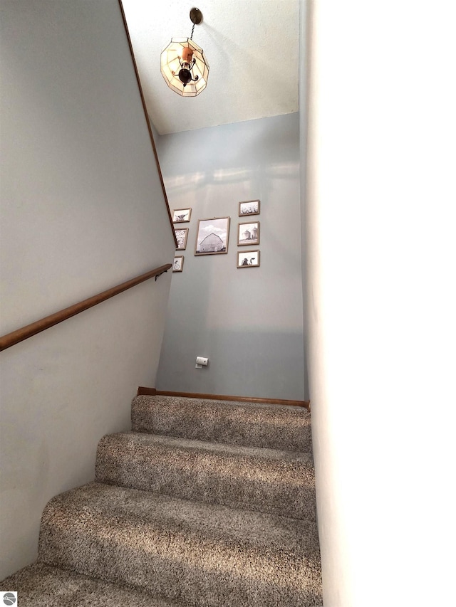 902 S Crapo St, Mount Pleasant, MI 48858 - view of stairway