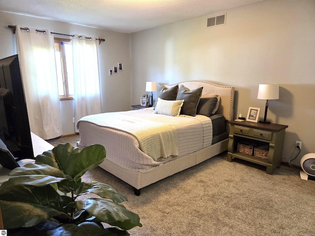 902 S Crapo St, Mount Pleasant, MI 48858 - bedroom featuring light colored carpet
