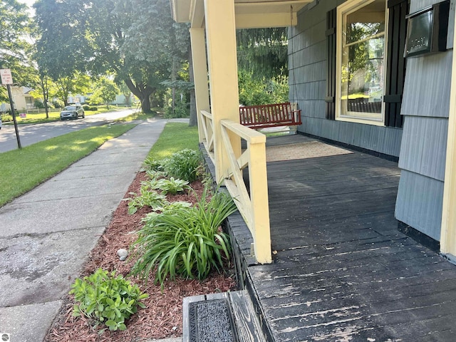 506 E Division St, Cadillac, MI 49601 - view of porch