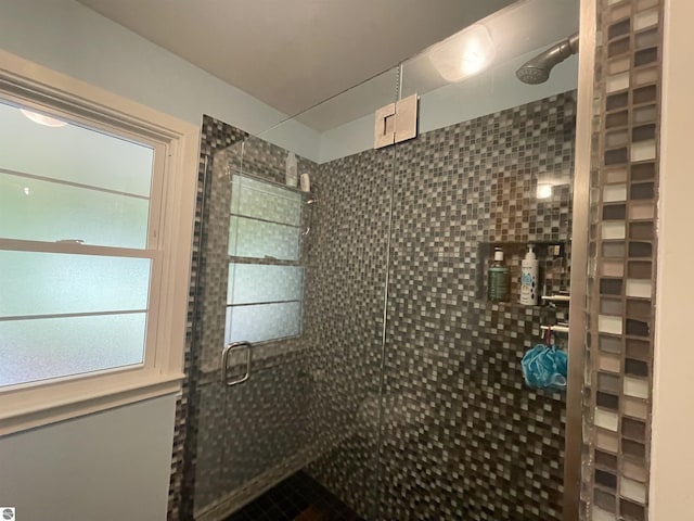 906 Vassar St, Alma, MI 48801 - bathroom with a shower stall