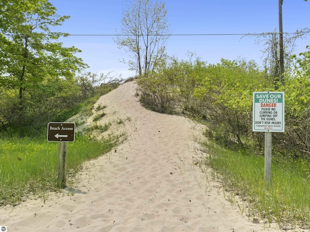 1884 Beech Rd, Frankfort, MI 49635 - view of street
