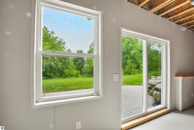9207 Mockingbird Ln, Cadillac, MI 49601 - view of entryway