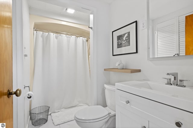 5896 S Cummings St, Suttons Bay, MI 49682 - full bath with toilet, vanity, and a shower with curtain