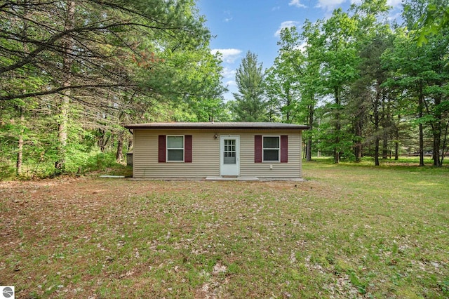 7373 Blue Ox Trl, South Branch, MI 48761 - ranch-style home featuring a front lawn