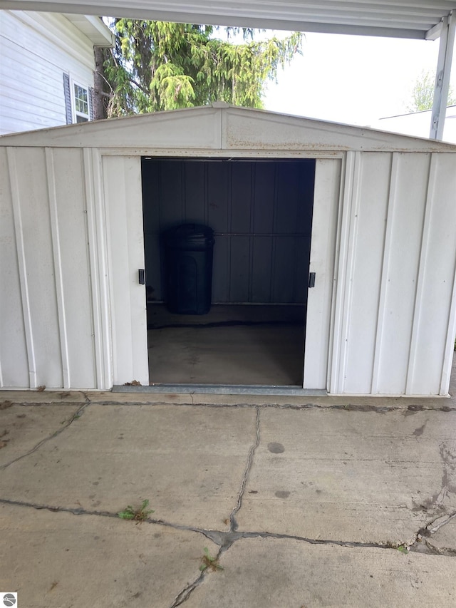 4510 W Country Way, Saginaw, MI 48603 - view of garage