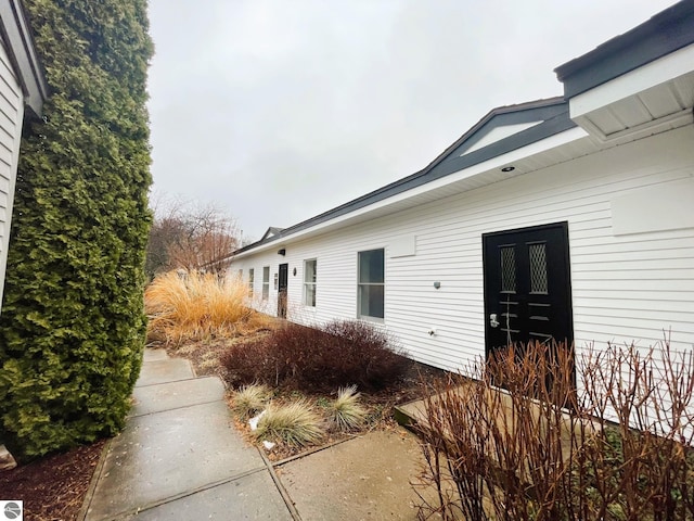 407 S Main St, Leland, MI 49654 - view of side of home