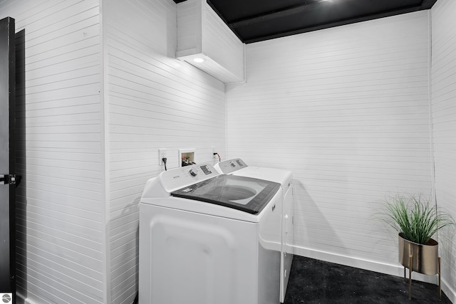 1259 Lin Dale Dr, Traverse City, MI 49686 - laundry area featuring washer and clothes dryer