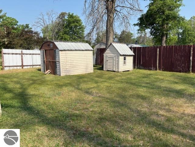 4161 Elbow Lake Rd, Prescott, MI 48756 - view of yard with a shed