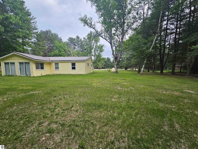 622 W Houghton Lake Rd, Lake City, MI 49651 - view of grassy yard