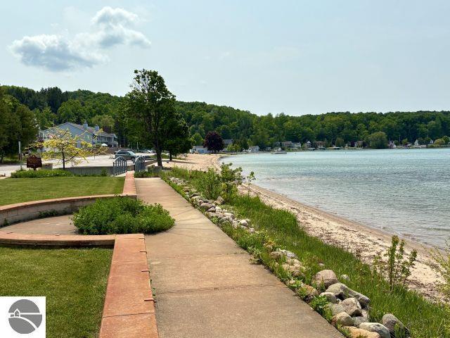 180 S Benzie Blvd, Beulah, MI 49617 - view of property's community with a water view and a view of trees