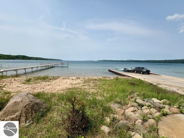 180 S Benzie Blvd, Beulah, MI 49617 - water view