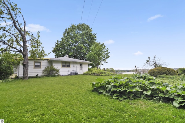 611 Sunset Ln, Cadillac, MI 49601 - view of grassy yard
