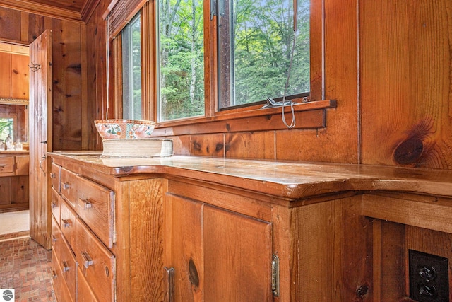 7822 W Welch Rd, Empire, MI 49630 - detailed view of wooden walls
