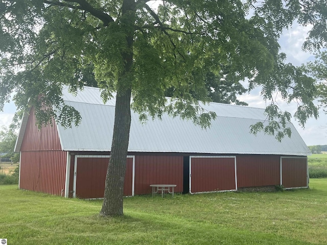 2507 N Lincoln Rd, Rosebush, MI 48878 - view of pole building with a lawn
