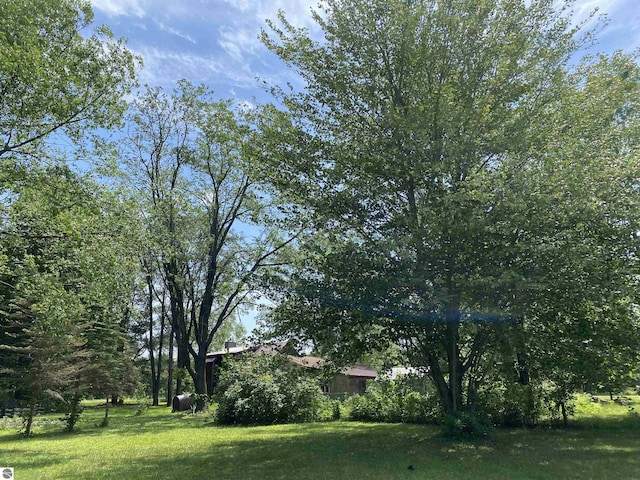 314 Yellow Pine Cir, Cadillac, MI 49601
