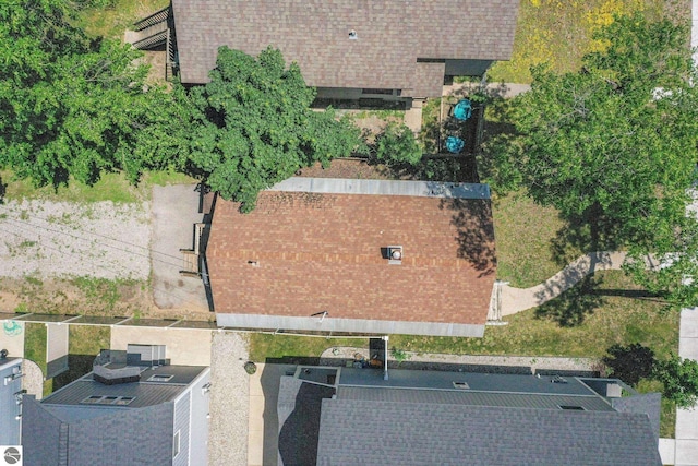 1029 E Front St, Traverse City, MI 49686 - aerial view of property and surrounding area