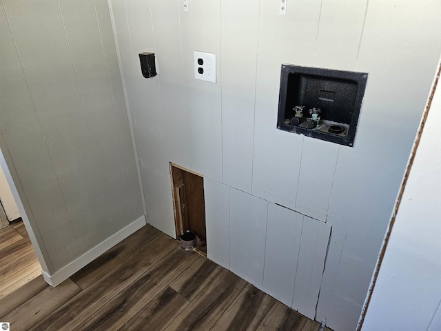 4151 E Jordan Rd Lot 51, Mount Pleasant, MI 48858 - laundry view of wood finished floors