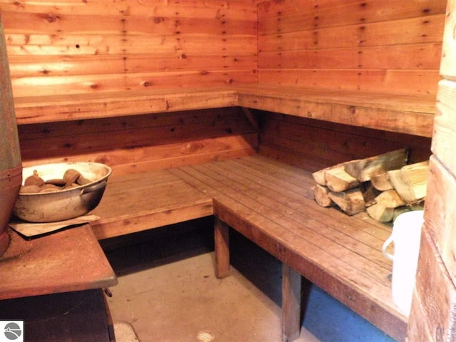 view of sauna / steam room