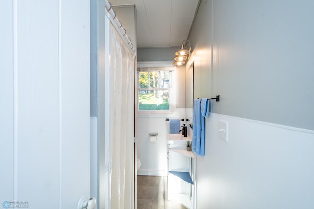 bathroom featuring sink