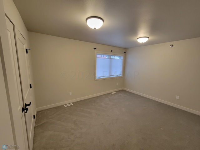 empty room with carpet