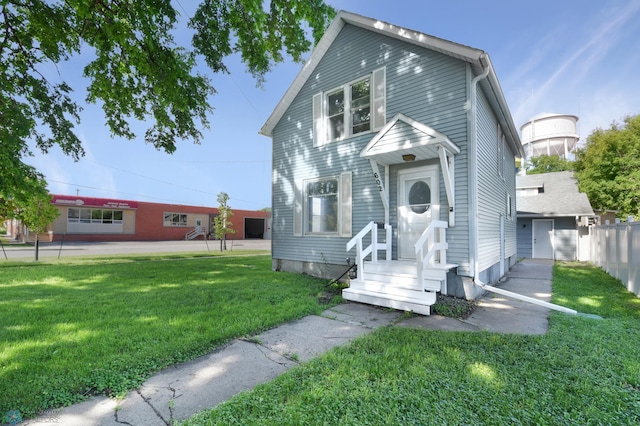 view of front facade with a front yard