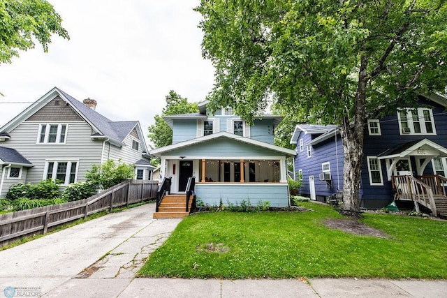 view of front of house featuring a front yard