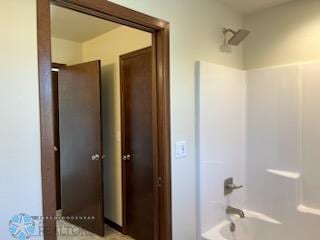 bathroom featuring shower / bathtub combination