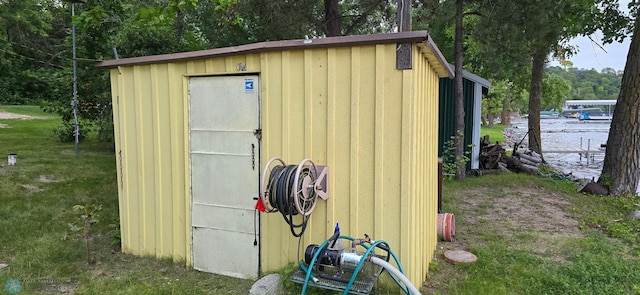 view of outbuilding