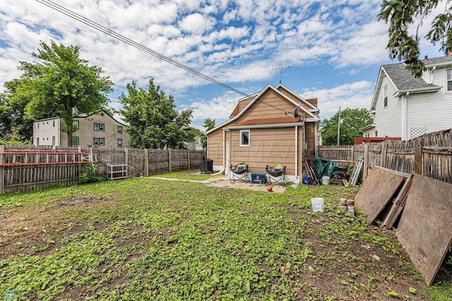 view of yard with a patio area