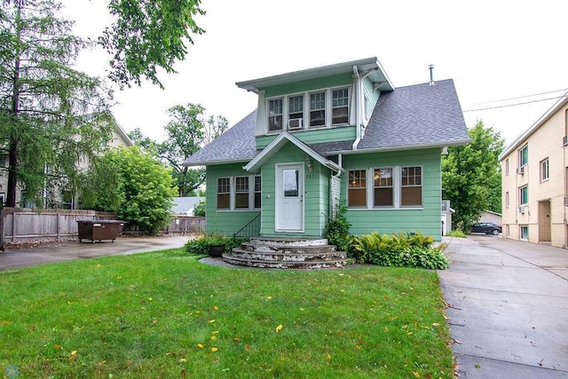 view of front of house with a front yard