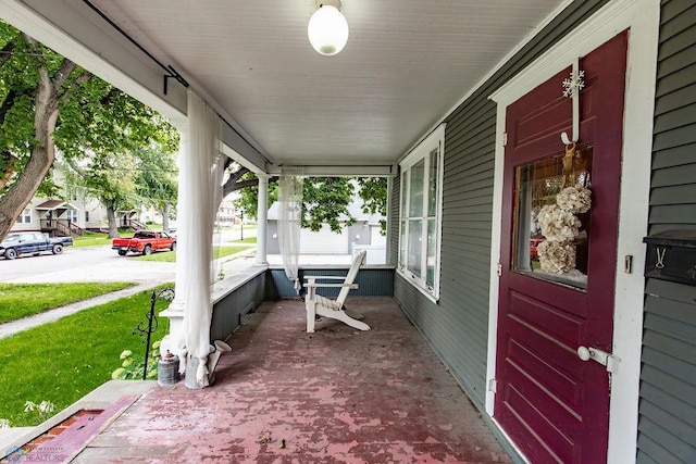 view of patio / terrace with covered porch