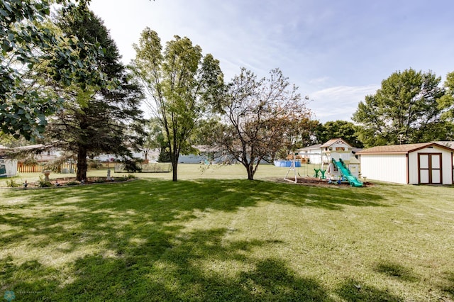 view of yard with a shed