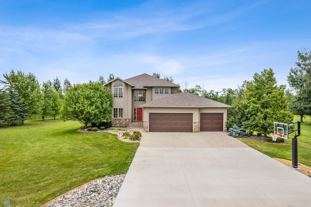 view of front of home featuring a front yard