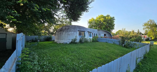 view of yard with a shed