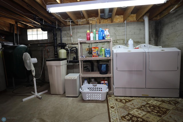 laundry room featuring washer and clothes dryer