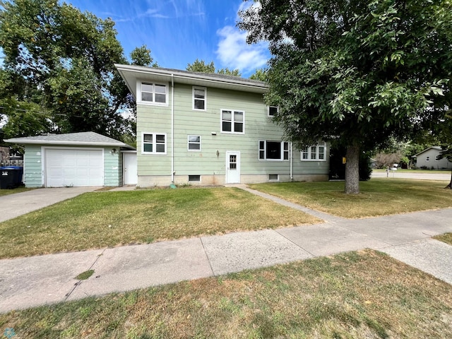 view of front of home featuring a front lawn