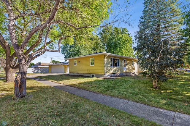 ranch-style house with a front yard