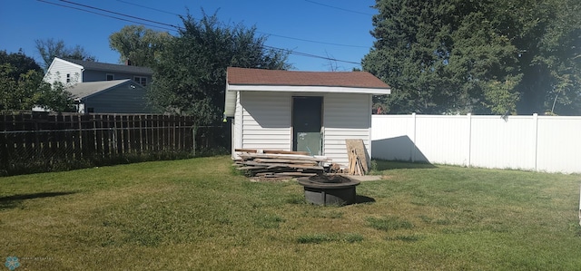 view of outdoor structure with a yard