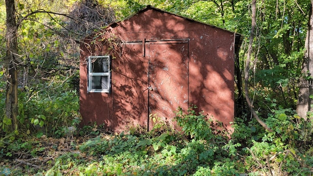 view of outbuilding