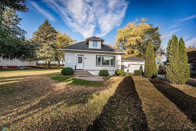 view of front facade with a front yard